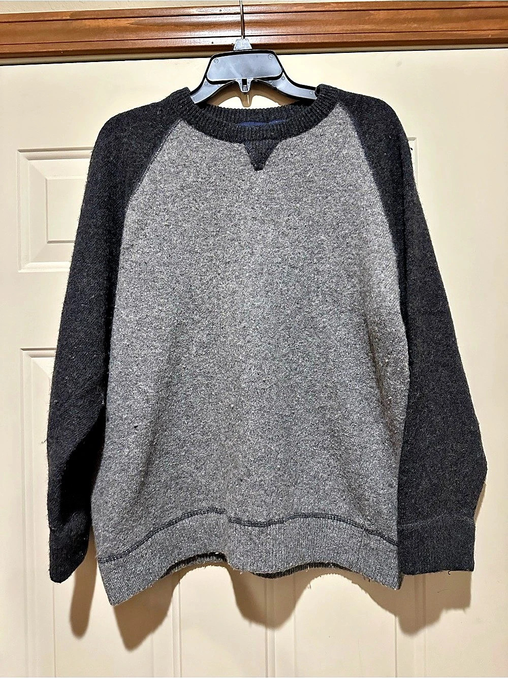 Sierra Pacific Raglan Crewneck Color Block Gray & Black